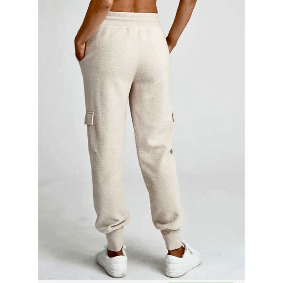 Thrive Société Oatmeal Finley Jogger Set - Picture 3 of 14